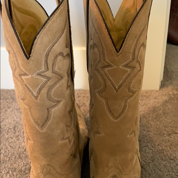 Hand made cowboy boots by Tres Outlaws. - Picture 6 of 9